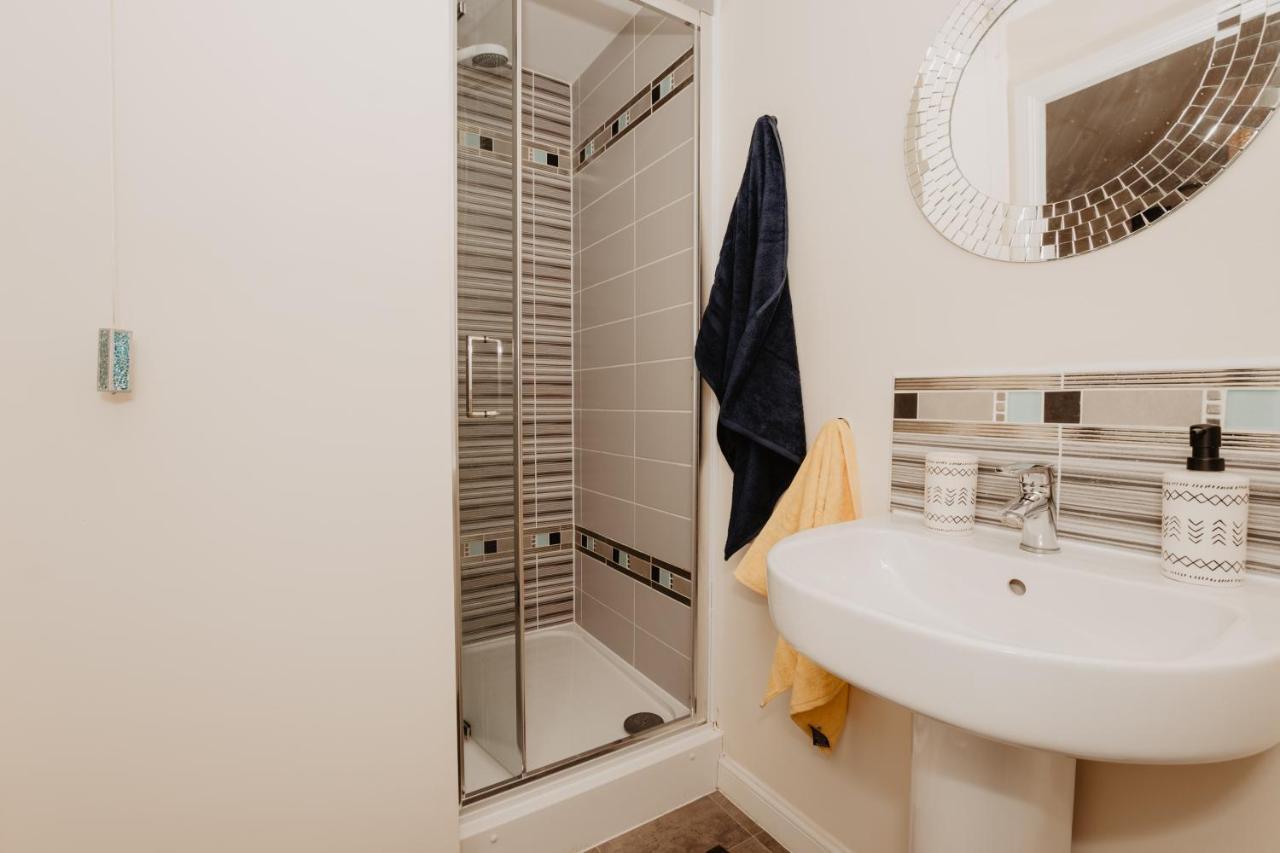 Coyle House, 3 Bed,Corby, Super Kings Or Twins, Driveway, Free Wi-Fi, Corporates Welcome Zewnętrze zdjęcie