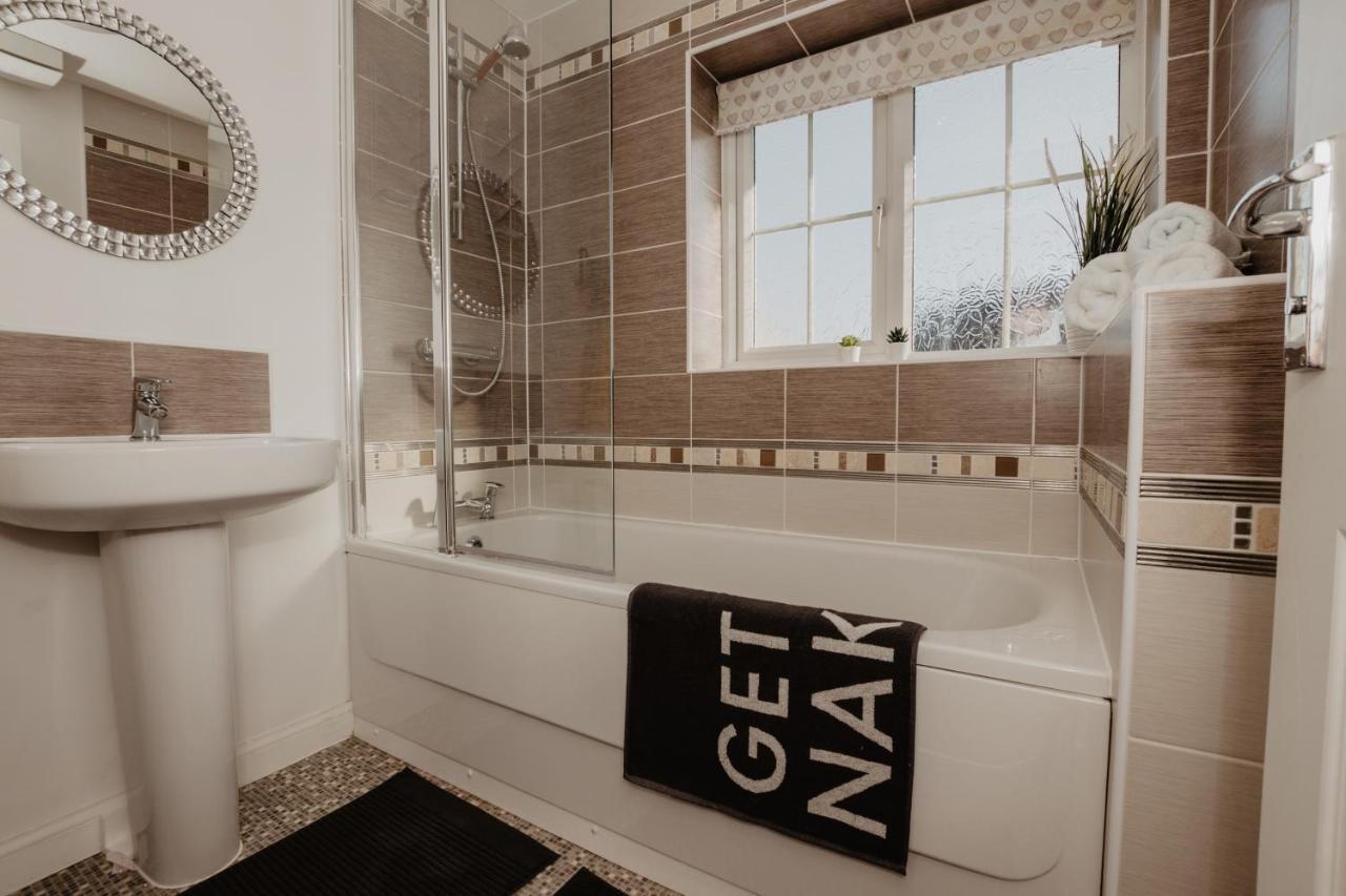 Coyle House, 3 Bed,Corby, Super Kings Or Twins, Driveway, Free Wi-Fi, Corporates Welcome Zewnętrze zdjęcie