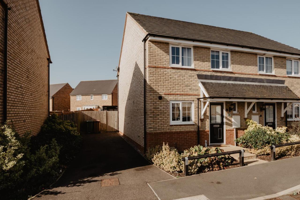 Coyle House, 3 Bed,Corby, Super Kings Or Twins, Driveway, Free Wi-Fi, Corporates Welcome Zewnętrze zdjęcie