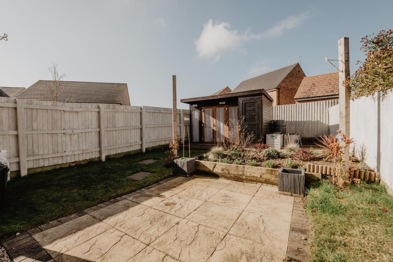 Coyle House, 3 Bed,Corby, Super Kings Or Twins, Driveway, Free Wi-Fi, Corporates Welcome Zewnętrze zdjęcie
